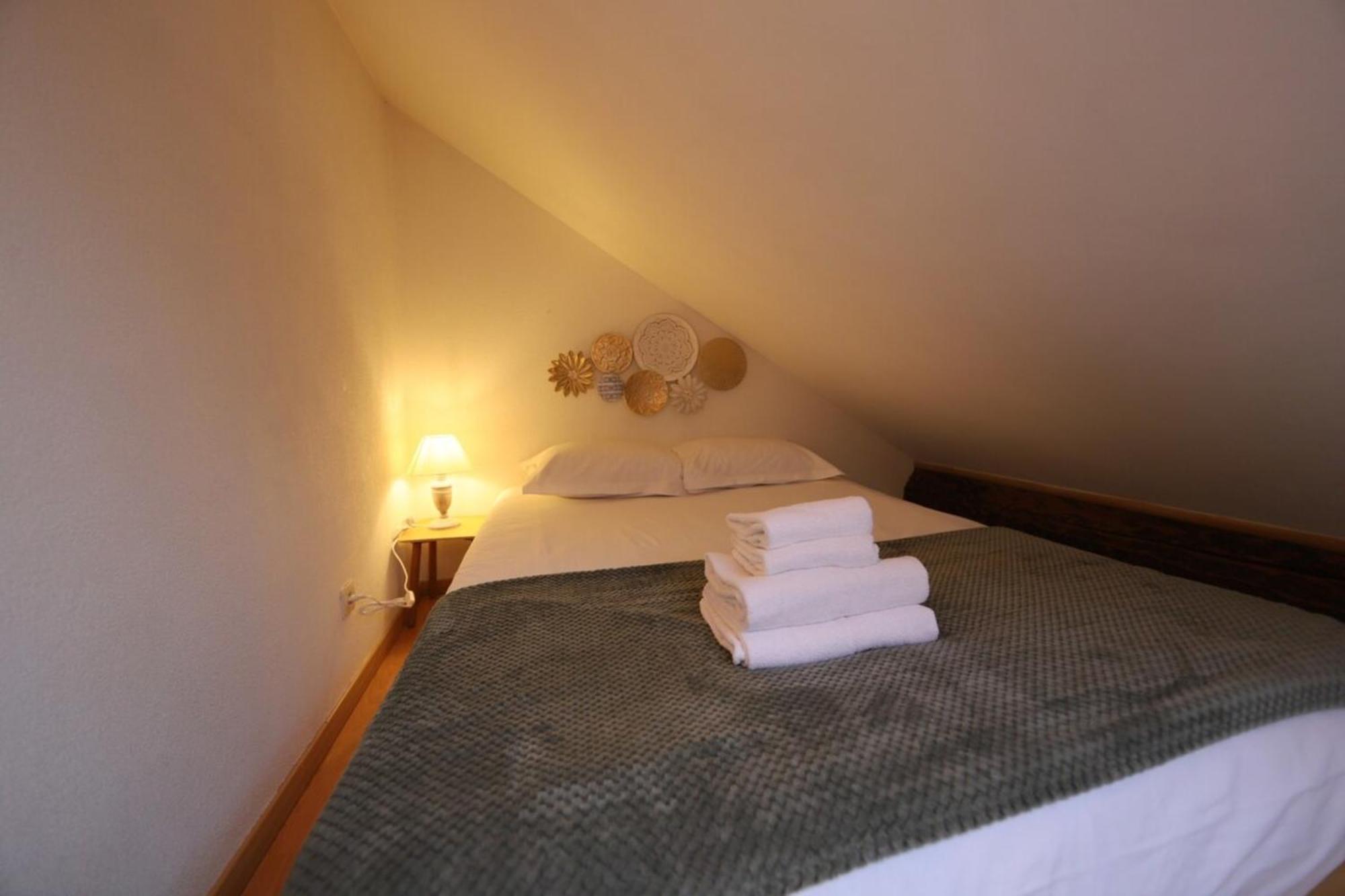 A Little Nest At The Top Floor Annecy Exterior photo