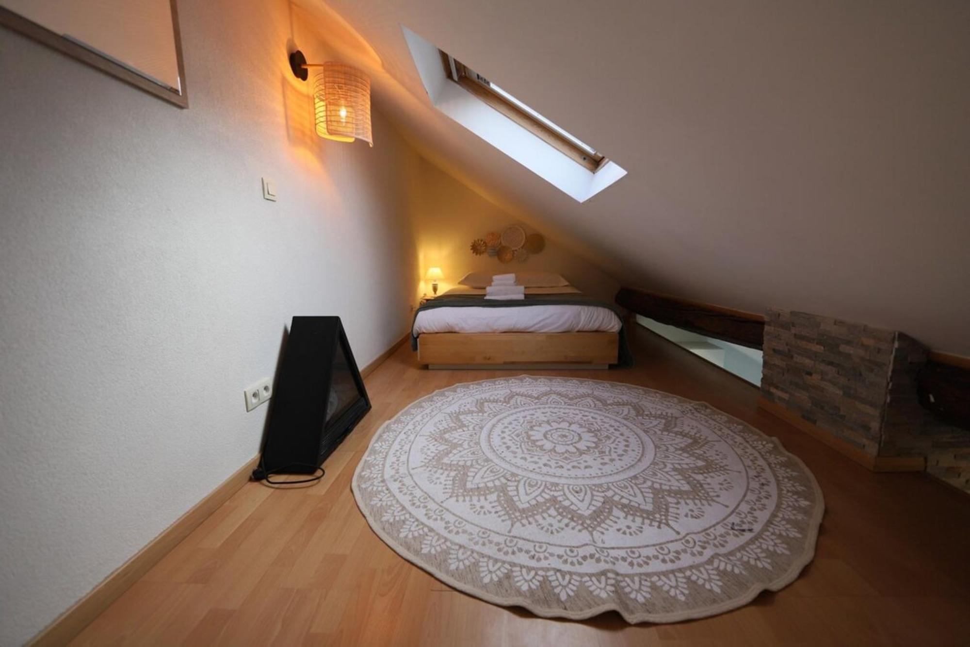 A Little Nest At The Top Floor Annecy Exterior photo